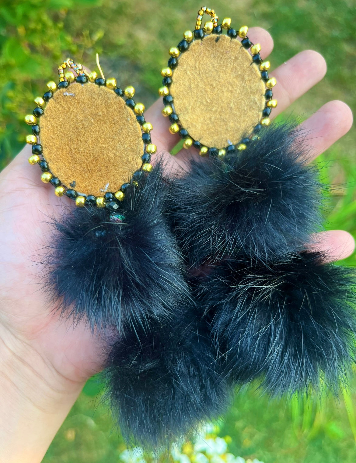 DOUBLE RABBIT FUR PUFF + CARIBOU ANTLER