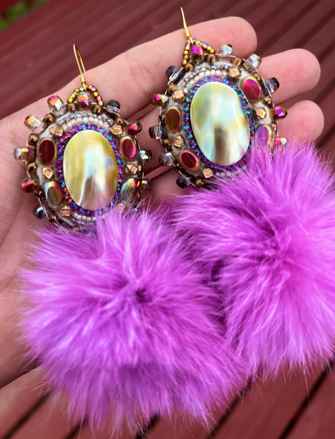 SHELL + LIGHT PURPLE RABBIT FUR PUFFS W SALMON SKIN BACKING