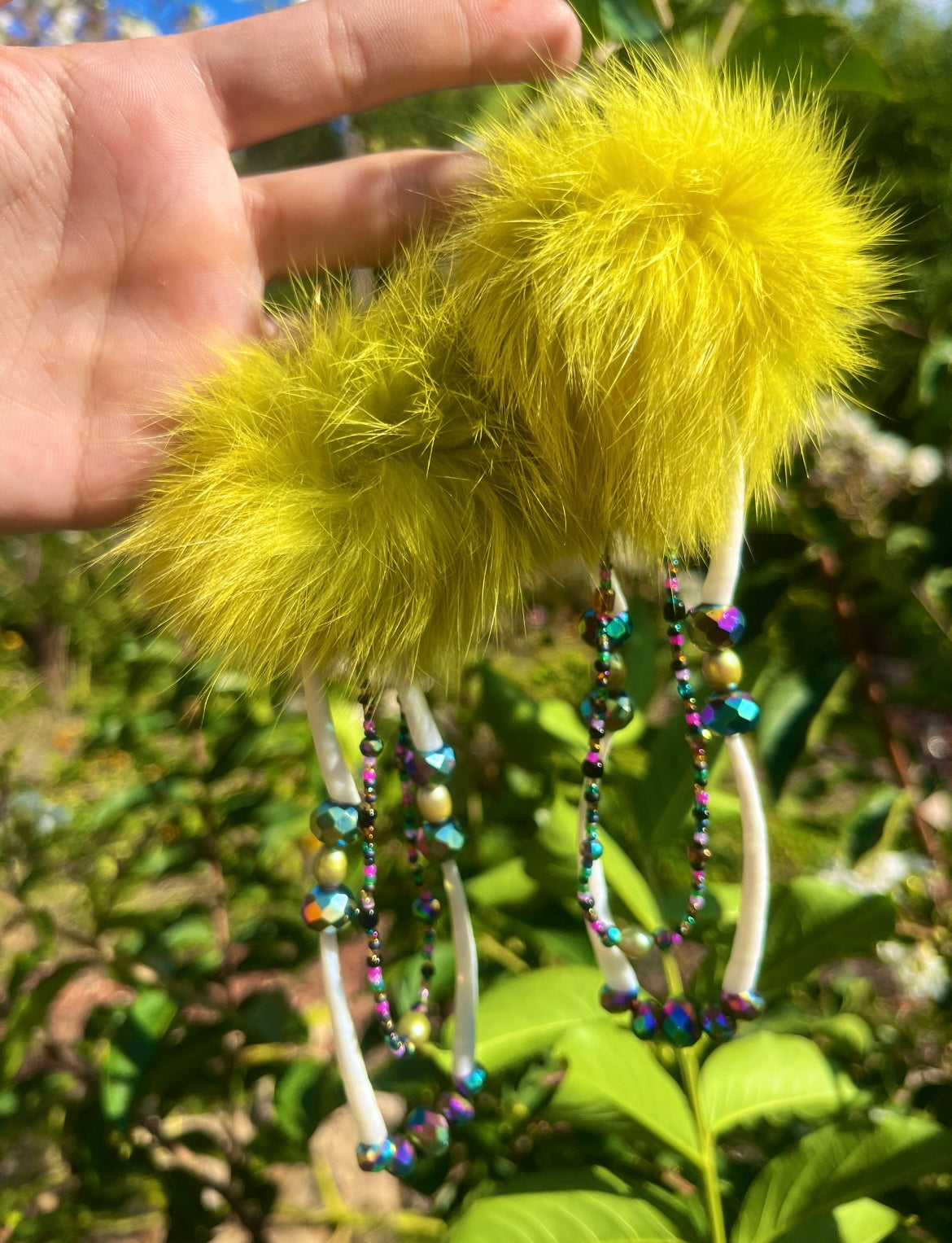 DYED RABBIT FUR + DENTALIUM