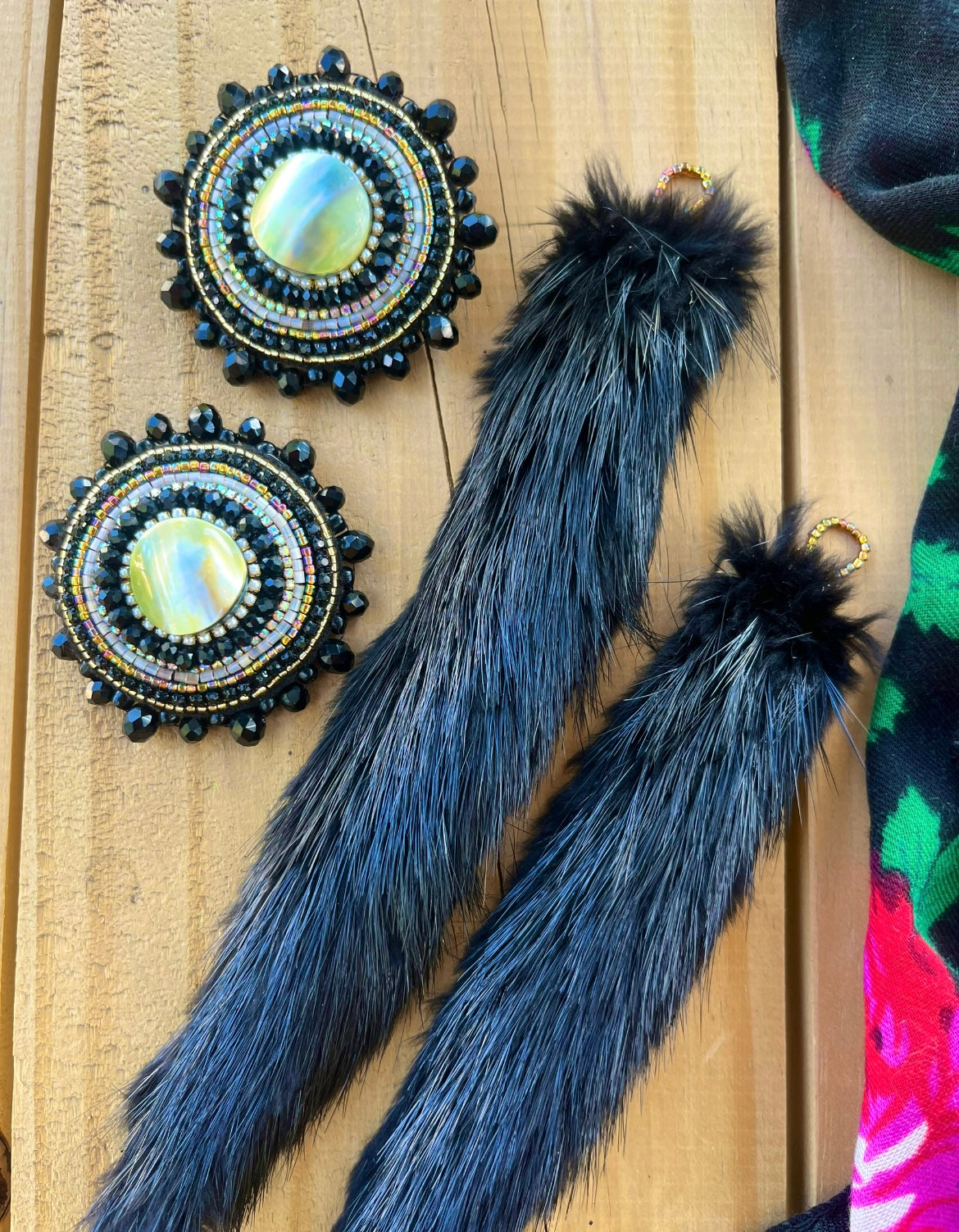 DETACHABLE BEAVER FUR STATEMENTS