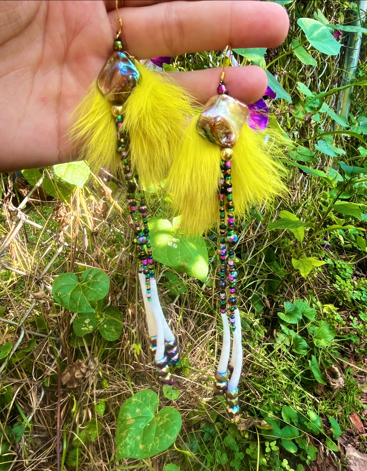 DYED RABBIT FUR + DENTALIUM BEADSOUP