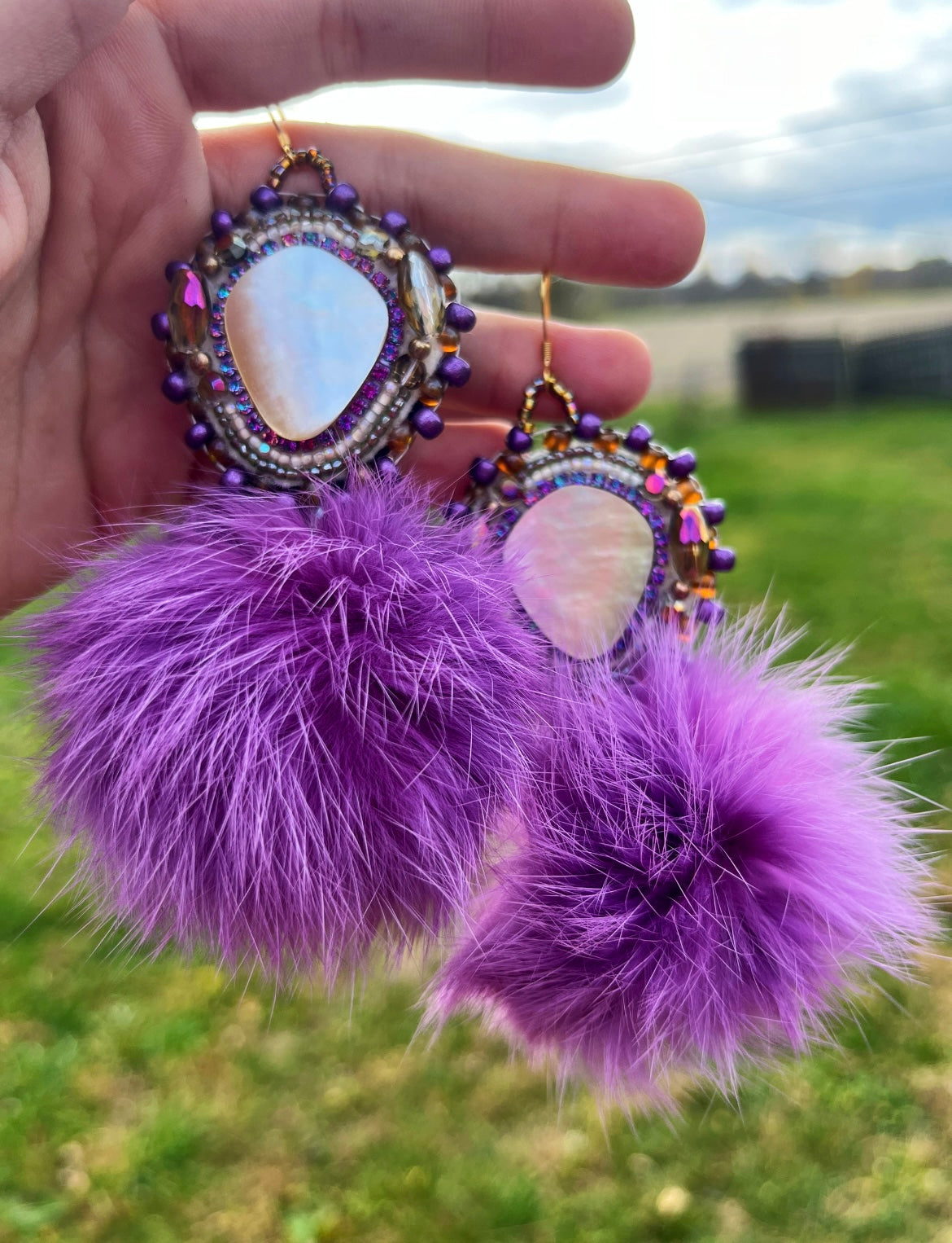 SHELL + PURPLE RABBIT PUFFS W SALMON SKIN BACKING